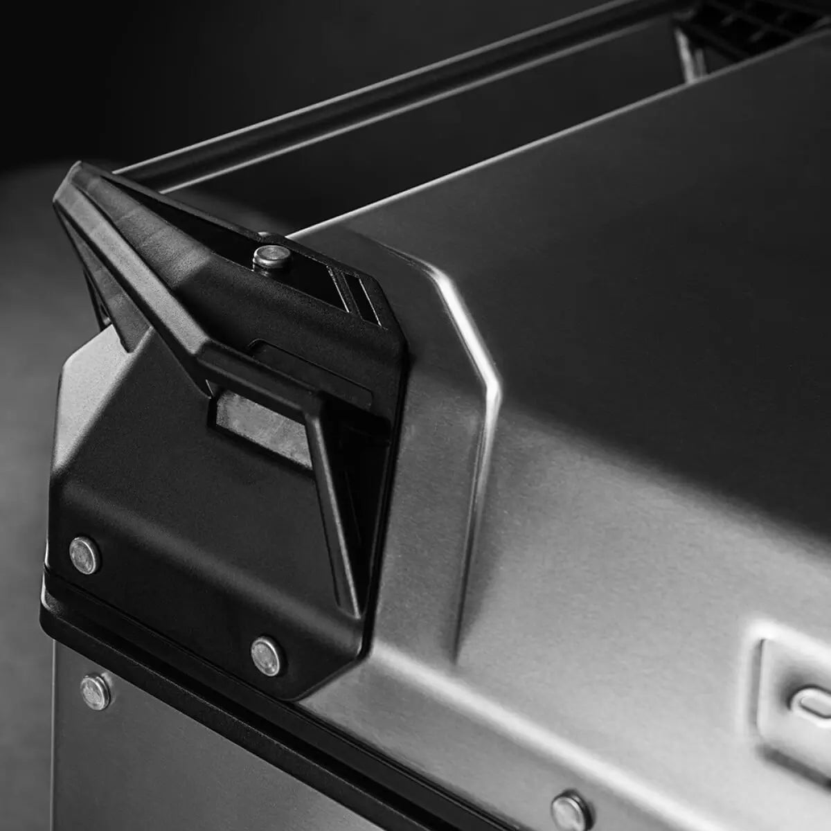 Top Case Givi Trekker Outback Evo Smart Monokey 58L Alu Noir - Sans Serrure